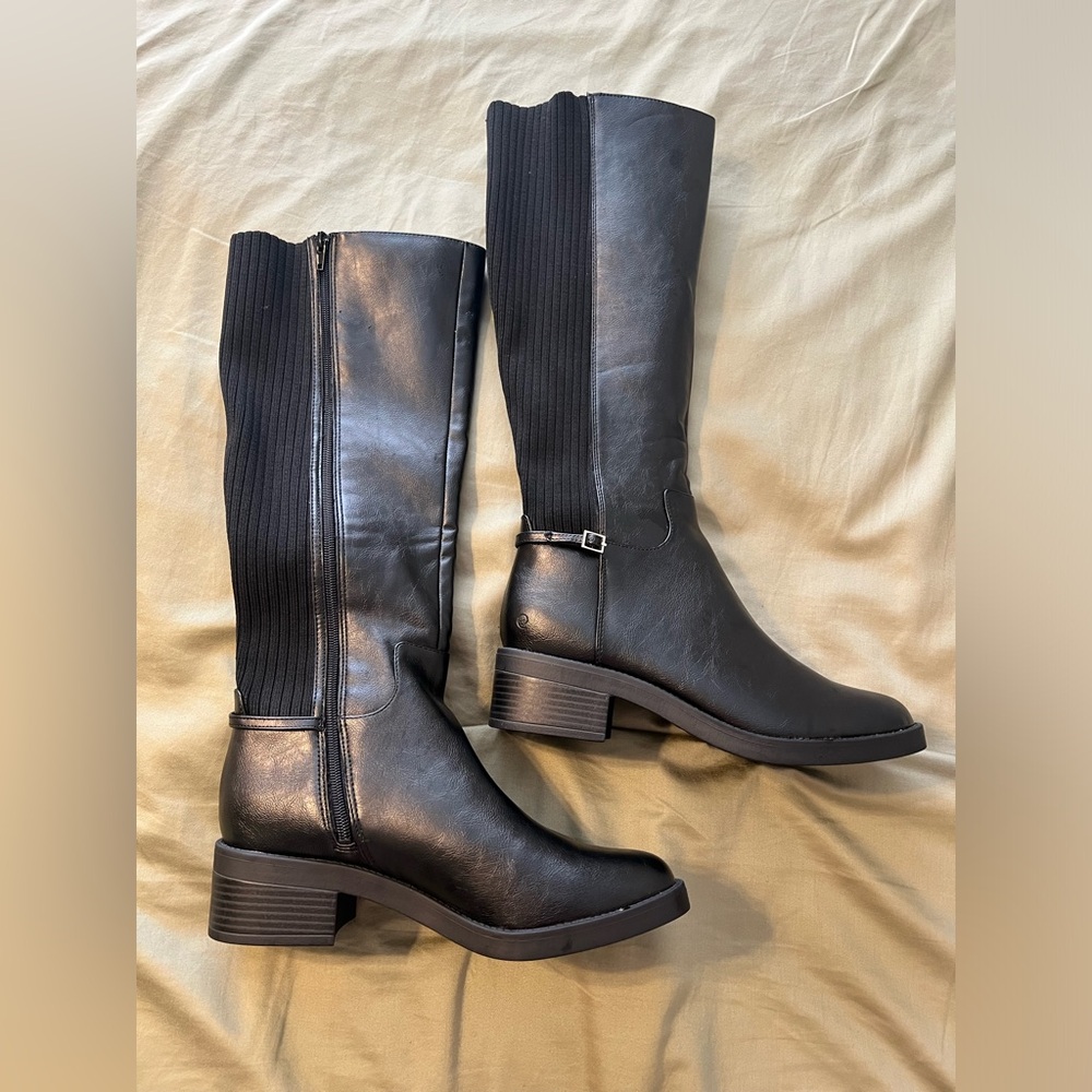 TRENDY LIFESTRIDE KNEE HIGH BLACK FALL BOOTS WITH BUCKLE 1 INCH HEEL SIZE 8.5W
